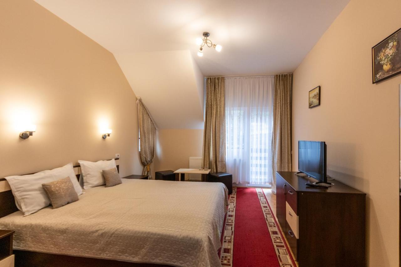 Pension Master Sinaia Esterno foto