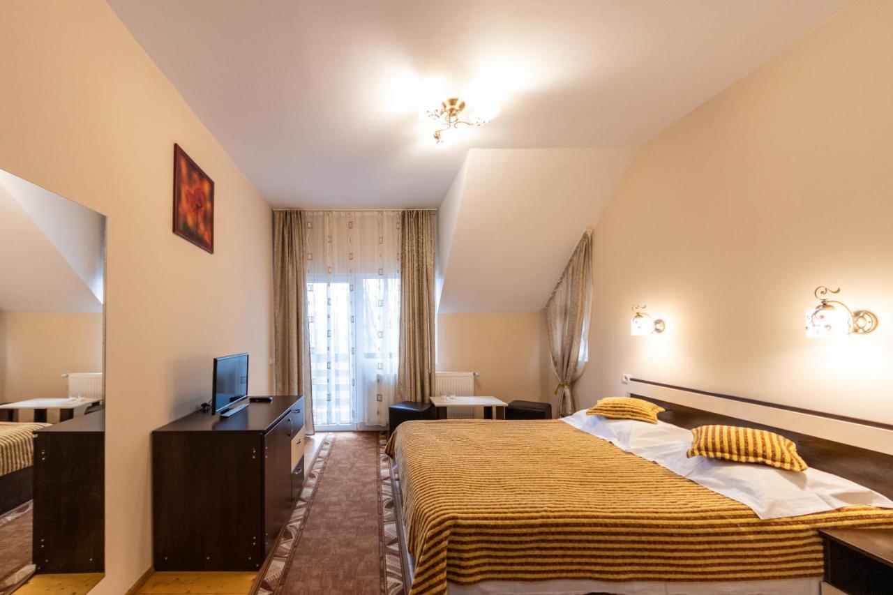 Pension Master Sinaia Esterno foto